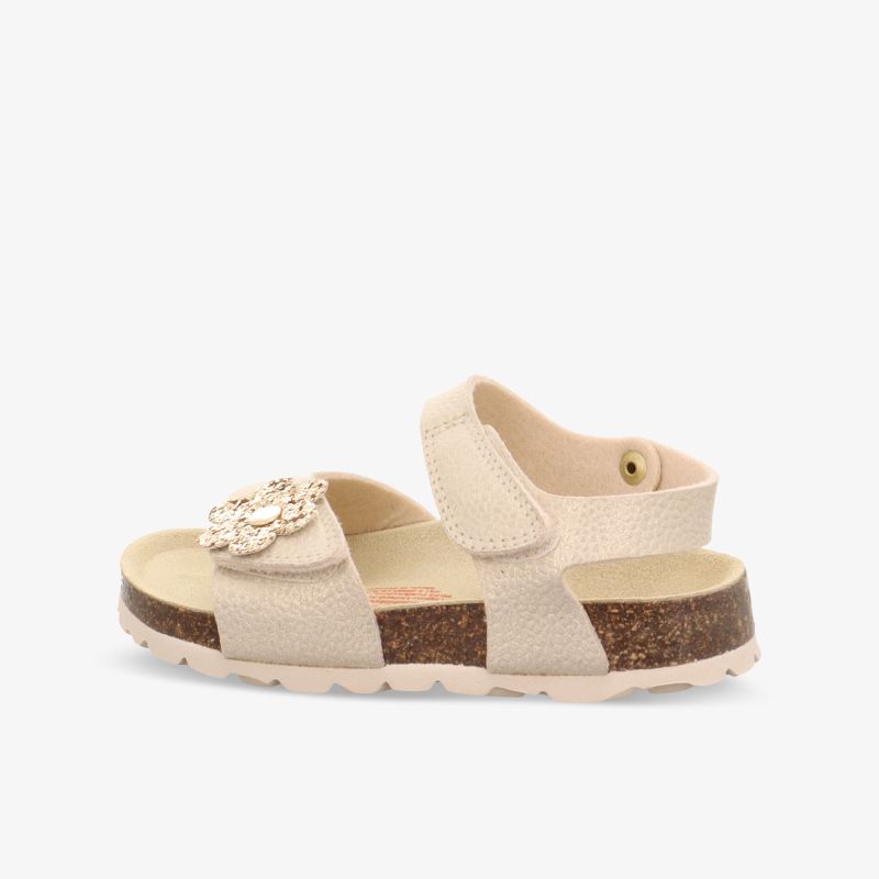 Beige Sandale mit verstellbarem Riemen und dekorativem Blumendetail, weichem Fußbett für hohen Tragekomfort