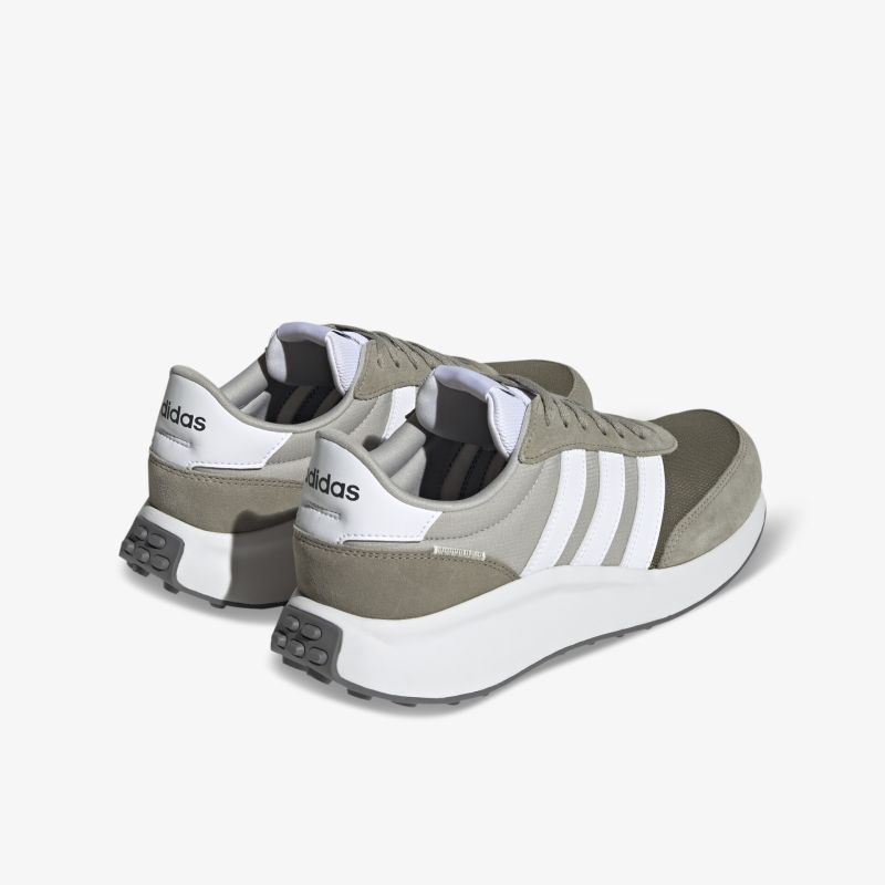 Modische Sneakers in Olivtönen mit markanten Adidas-Details und robustem Design für optimalen Komfort im Alltag.