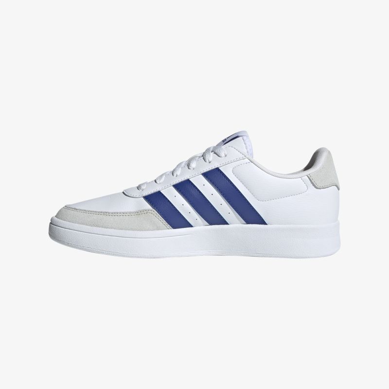 Weißer Adidas-Sneaker mit blauen Streifen, ideal für sportliche und modische Outfits, bietet hohen Tragekomfort.