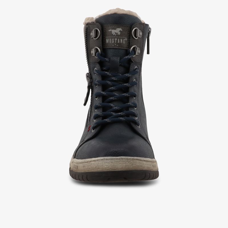 Robuste und bequem geschnittene schwarze Stiefelette mit langlebiger Sohle und klassischen Schnürsenkeln