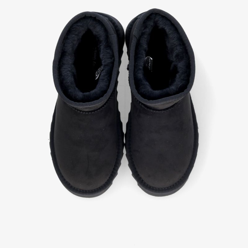 Schwarze halbhohe Stiefel mit warmer Innenfütterung und gepolstertem Kragen, bequem und rutschfest, Draufsicht Paar