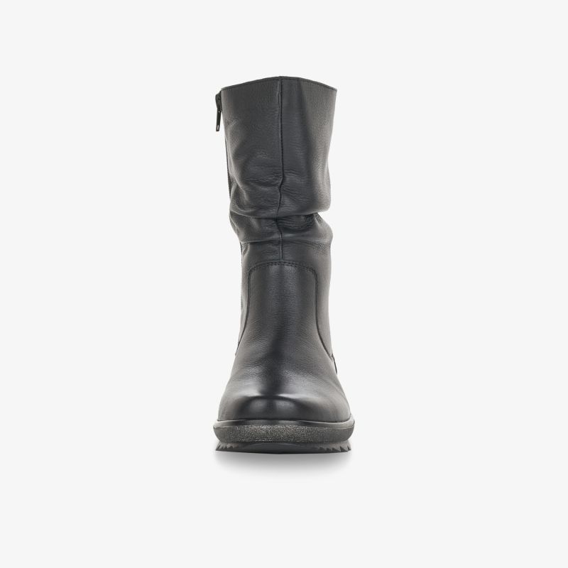 Moderner schwarzer Stiefel in Frontansicht mit glattem Material, robustem Design und bequemer Passform