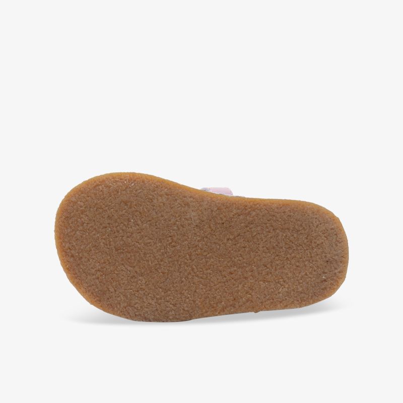 Robuste und rutschfeste braune Schuhsohle mit flexiblem Profil für hohen Tragekomfort