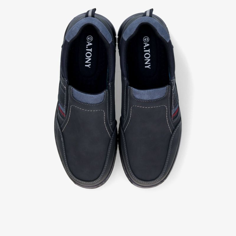 Bequeme schwarze Slip-On Schuhe im Paar, robustes Material mit rutschfester Sohle und modernem Design, Draufsicht