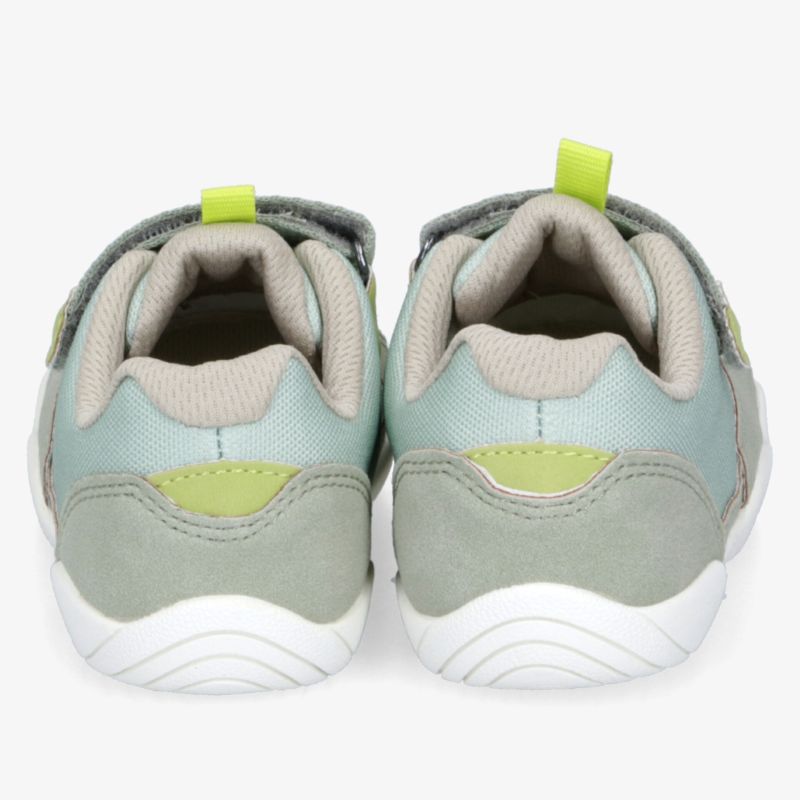 Bequeme Sportschuhe mit gepolsterter Ferse und rutschfester Sohle in frischen Farben