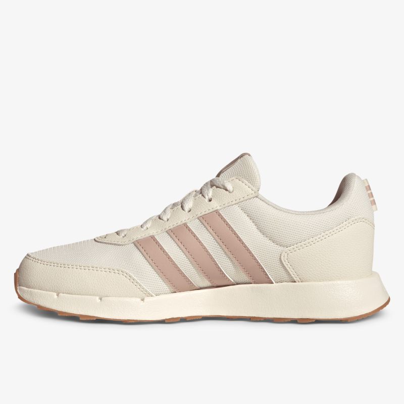 Leichter und bequemer Sportschuh mit robuster Sohle und atmungsaktivem Obermaterial in klassischem Design seitlich