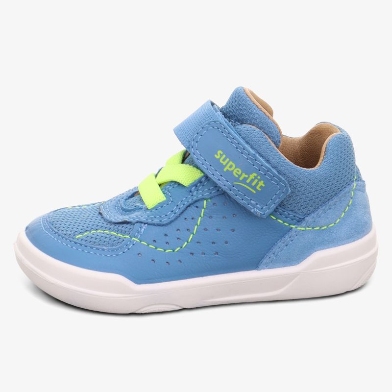 Leichter Kinderschuh mit flexiblem Material, Klettverschluss und weicher Laufsohle für bequemen Halt und Bewegungsfreiheit