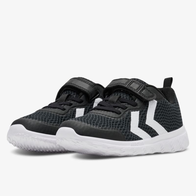 Schwarzer leichter Sportschuh mit atmungsaktivem Mesh und rutschfester weißer Sohle