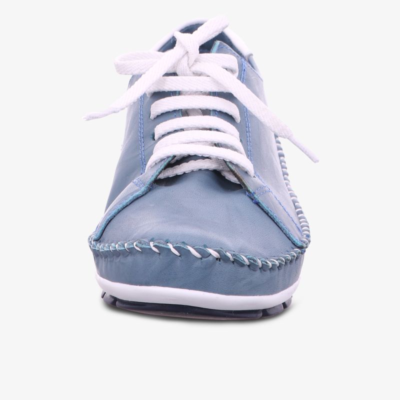 Lässiger blauer Schnürschuh mit komfortabler Passform und weißer Sohle. Trendiges, strapazierfähiges Design.