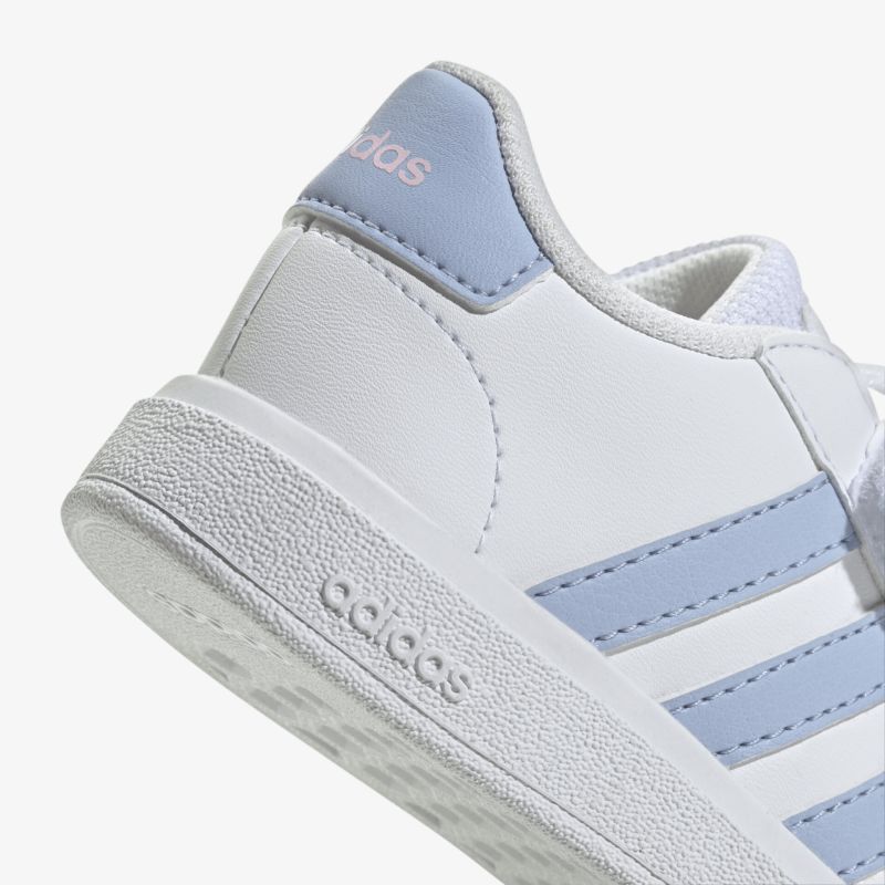 Bequeme und stilvolle Adidas Sneaker mit langlebiger Sohle und klassischem Design für urbanes Flair.