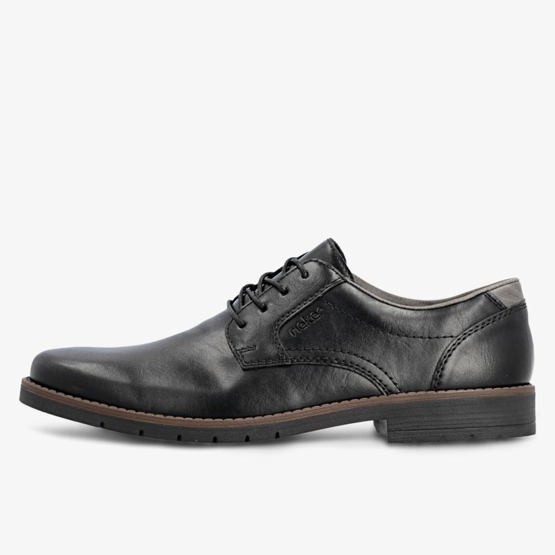Eleganter schwarzer Lederschuh mit robuster Sohle und klassischer Schnürung, seitliche Ansicht