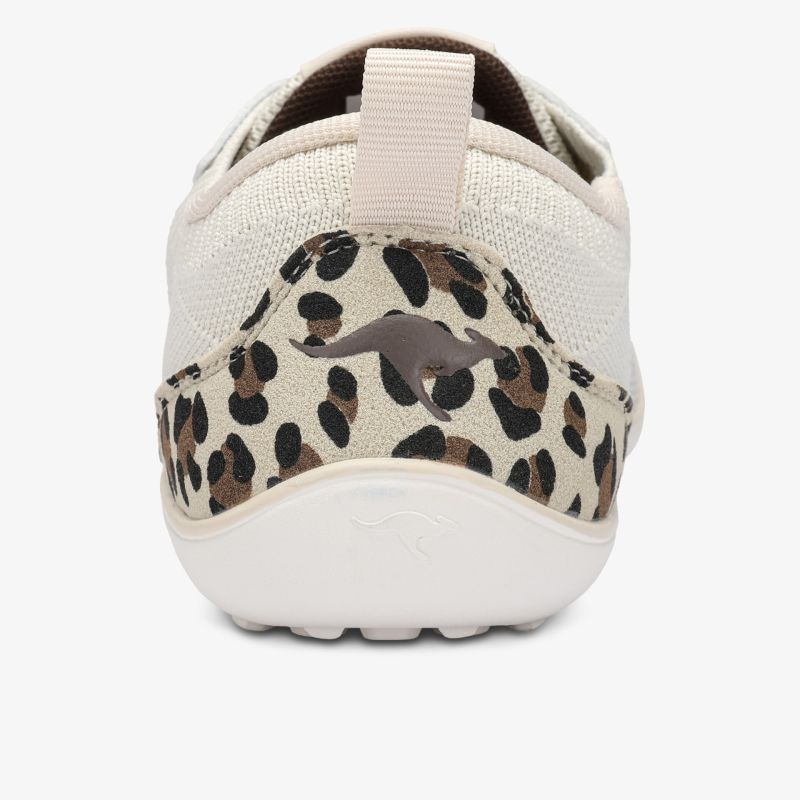 Leichter Schuh mit gepolstertem Fersenbereich und modischem Leopardenmuster für ausgezeichneten Tragekomfort