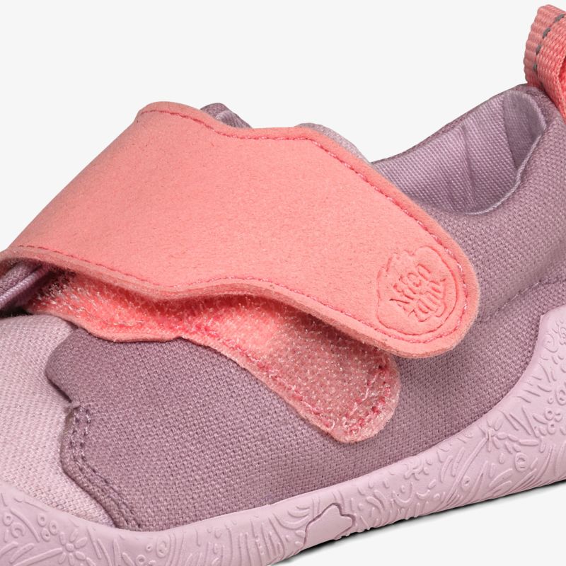 Bequemer Schuh mit weichem Klettverschluss und flexibler Sohle für optimalen Halt und Komfort