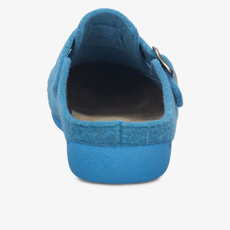 Blauer Schuh mit offenem Fersenbereich und praktischem Riemenverschluss für angenehmen Tragekomfort