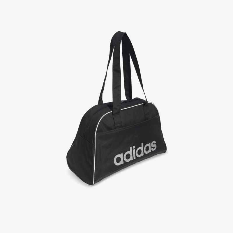 Schwarze Adidas Sporttasche mit großem Hauptfach, verstellbaren Trägern und klar sichtbarem Logo, schräg vorne