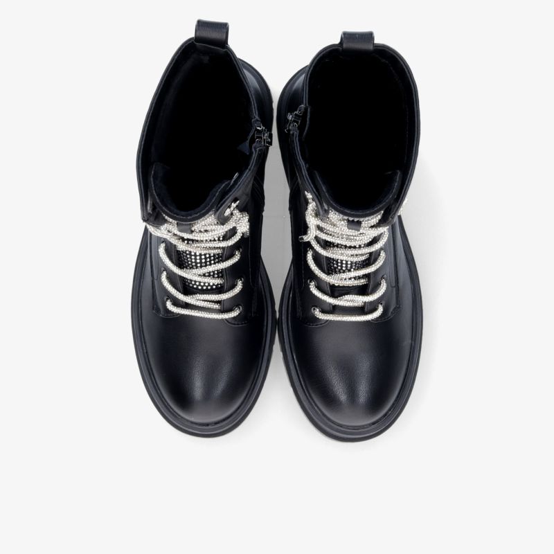 Schwarze Schnürstiefel als Paar in eleganter Draufsicht mit gepolstertem Schaft und zeitlosem Design.