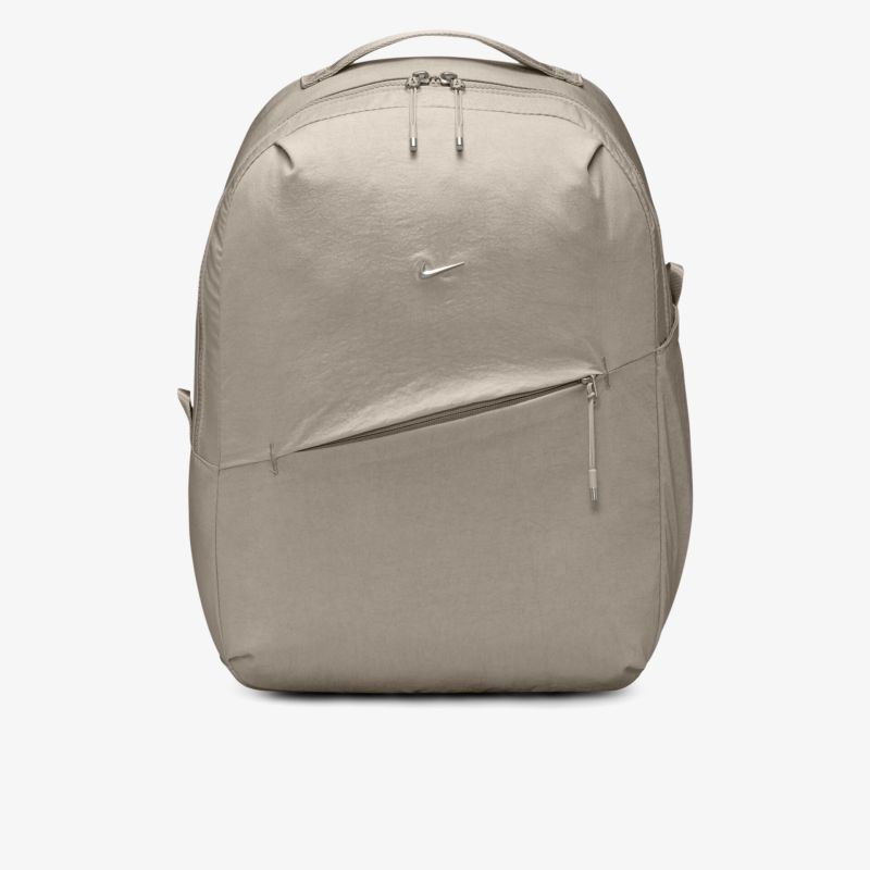 Moderner beiger Rucksack mit robustem Reißverschluss und großem Stauraum, ideal für den Alltag