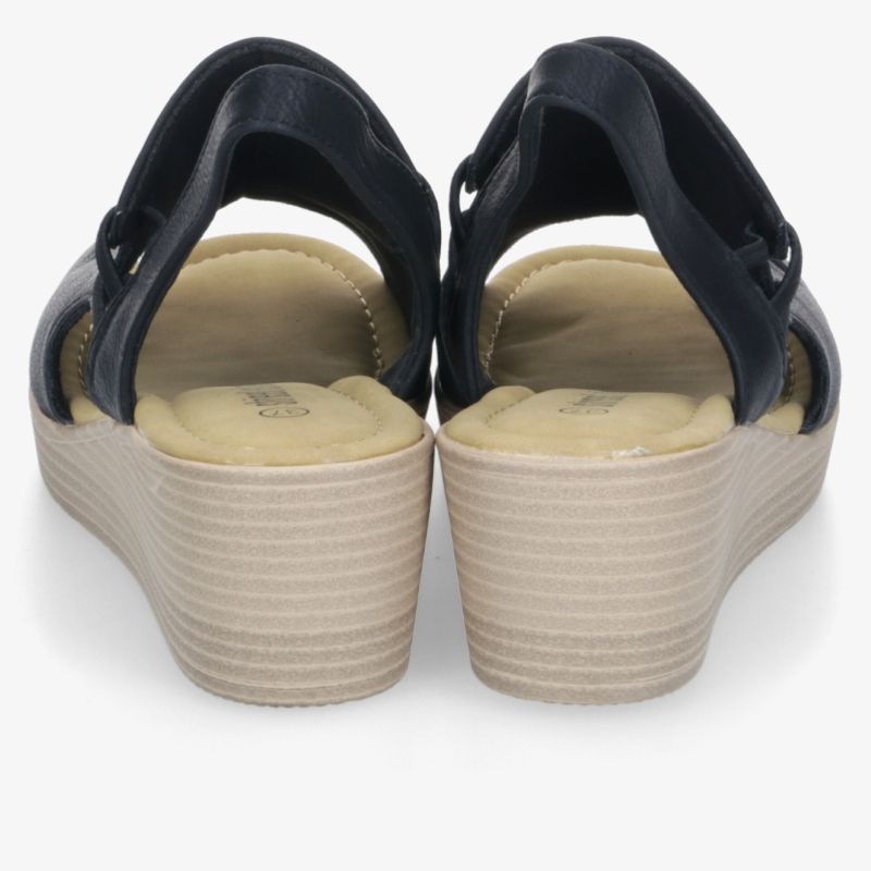 Bequeme Wedgesandalen mit gepolstertem Fußbett und stabilem Absatz, Rückansicht, modisch und komfortabel