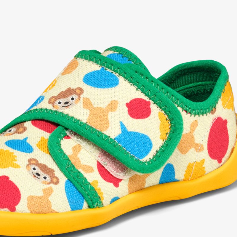 Bunter Kinderschuh mit flexibler Passform und praktischem Klettverschluss für einfachen Halt und Komfort