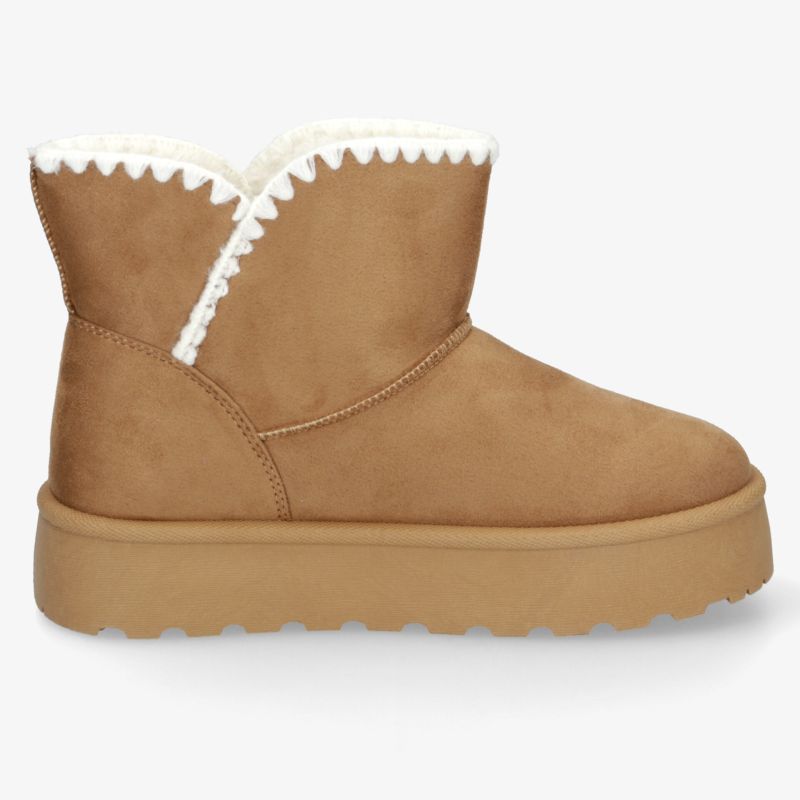 Warmer brauner Winterstiefel mit weichem, flauschigem Futter und dicker rutschfester Sohle für hohen Tragekomfort