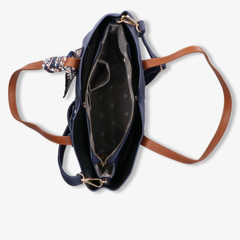 Obere Draufsicht auf Tasche mit großem Fassungsvermögen und robusten Henkeln, zeigt elegante Innenausstattung