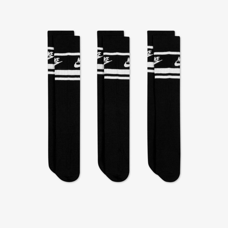 Schwarze Socken mit weißem Design, ideal für den täglichen Gebrauch und sportliche Aktivitäten