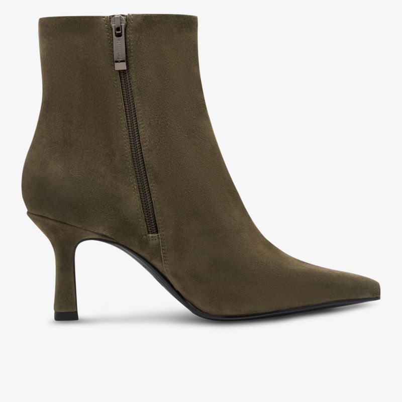 Eleganter Stiefel mit spitzem Zeh und mittelhohem Absatz, seitlicher Reißverschluss für einfaches An- und Ausziehen