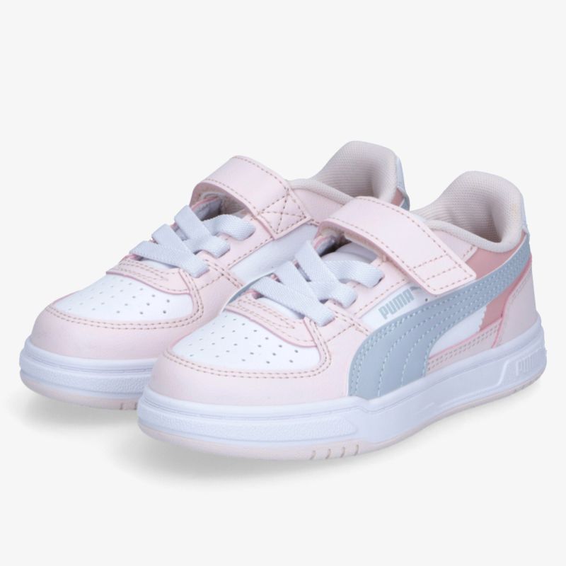 Stylische Sneaker in Pastelltönen mit praktischem Klettverschluss und sportlichem Design für optimalen Komfort.