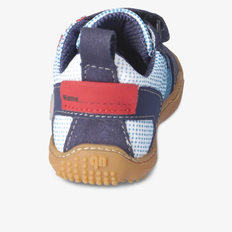 Bequemer, stylischer Schuh mit rutschfester Sohle und sportlichem Design.