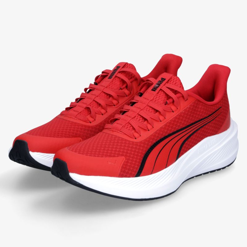 Rote sportliche Laufschuhe in Paaransicht mit dynamischem und komfortablem Design