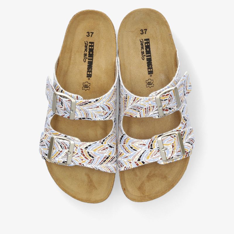 Bequeme Sandalen mit zwei verstellbaren Riemen und weichem Fußbett, ideal für angenehmen Tragekomfort im Sommer