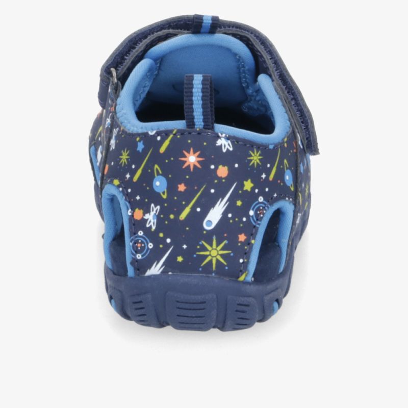 Robuster und bequemer Kinderschuh mit buntem Motivdruck und rutschfester Sohle, perfekt für aktive Nutzung