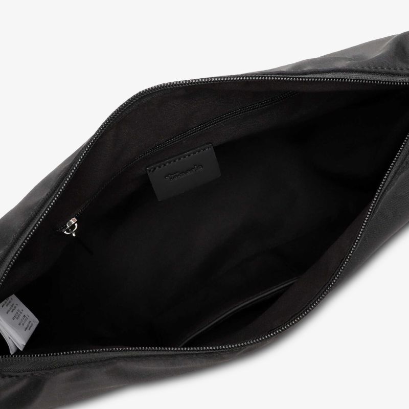 Geräumiges Innenfach mit robustem Reißverschluss und hochwertigem schwarzem Futter