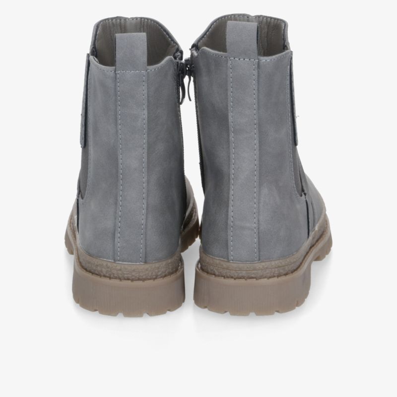 Rückansicht grauer Stiefel mit praktischem Reißverschluss und robuster Sohle für optimalen Tragekomfort
