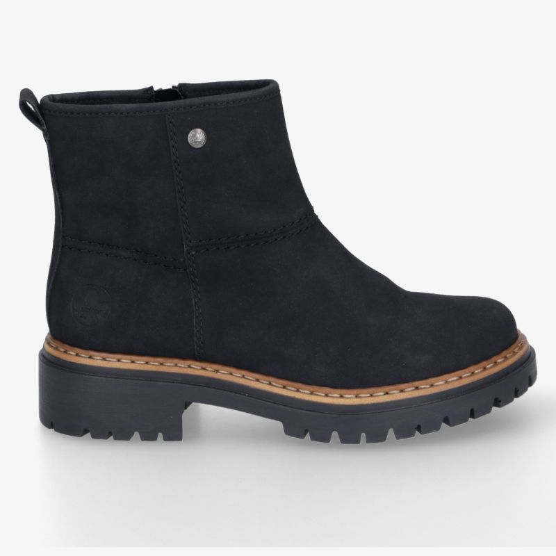 Schwarzer robuster Boot mit rutschfester Sohle und bequemer Passform in seitlicher Ansicht
