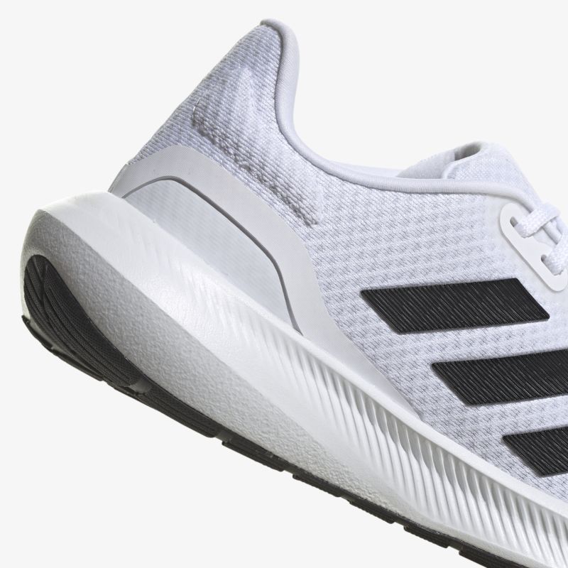 Moderner, leichter Sneaker mit atmungsaktivem Material und stylischen Details für maximalen Komfort.