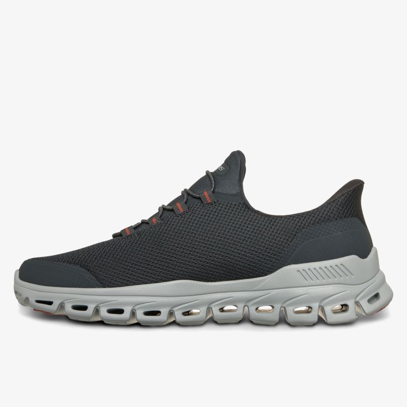 Moderner leichter Sneaker mit atmungsaktivem Obermaterial und innovativer, dämpfender Laufsohle