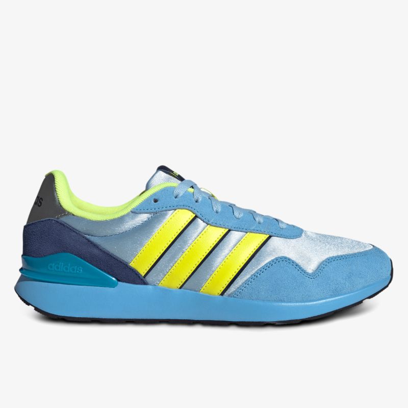 Leichter sportlicher Sneaker in Blau mit gelben Akzenten, komfortabel und atmungsaktiv für täglichen Gebrauch