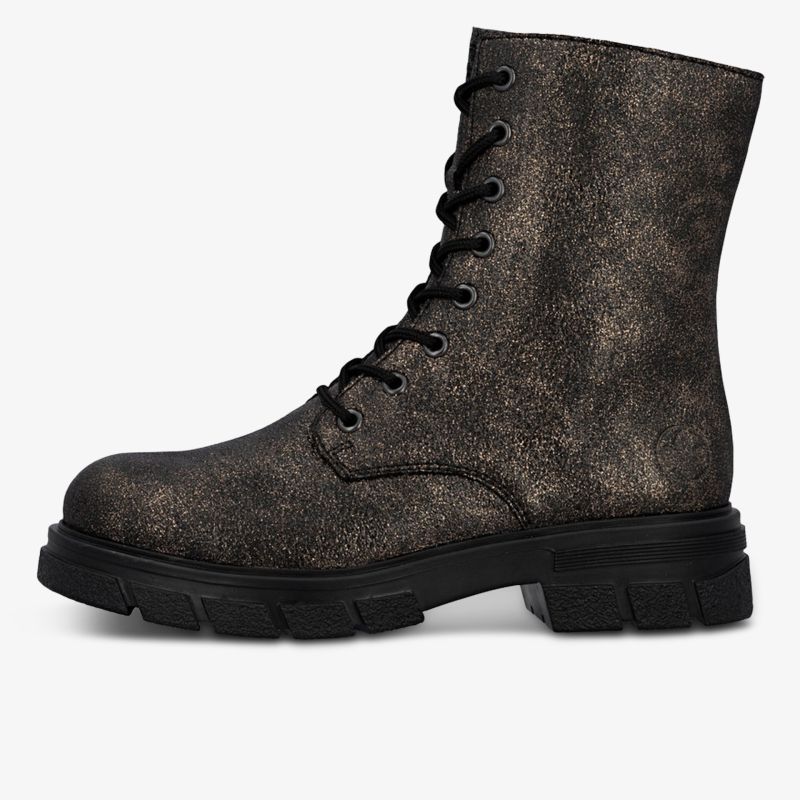 Robuster Schnürstiefel in seitlicher Ansicht mit markanter, rutschfester Sohle und strapazierfähigem Obermaterial