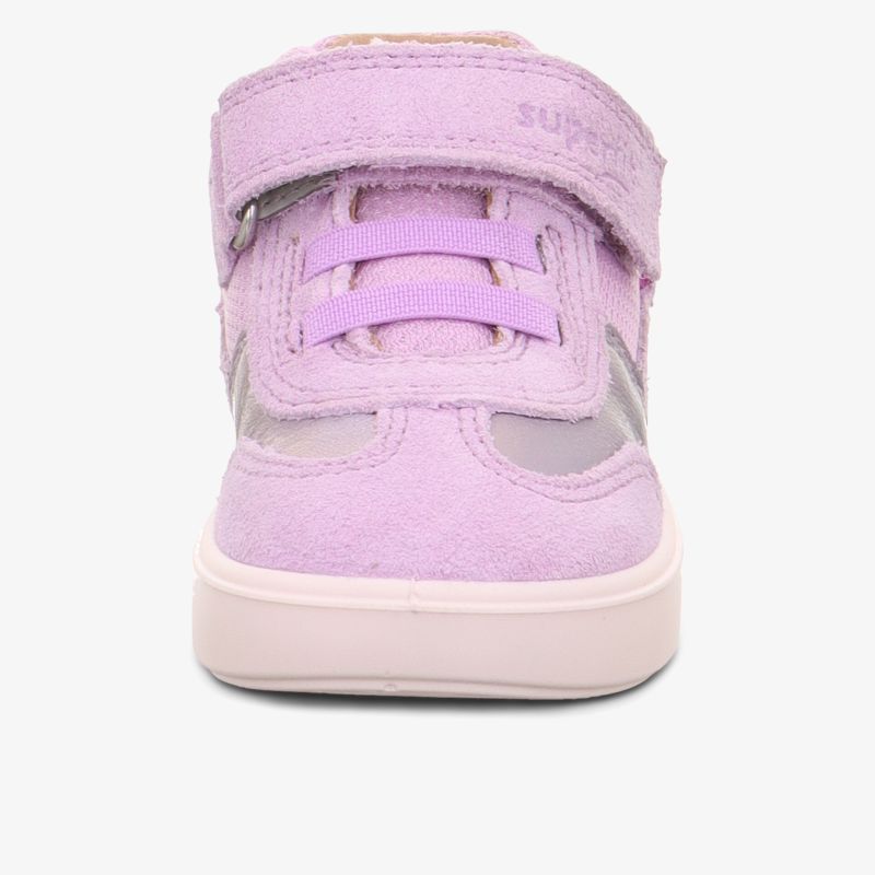 Frontansicht helllila Kinder-Sneaker mit Klettverschluss und rutschfester Sohle, bequem und atmungsaktiv