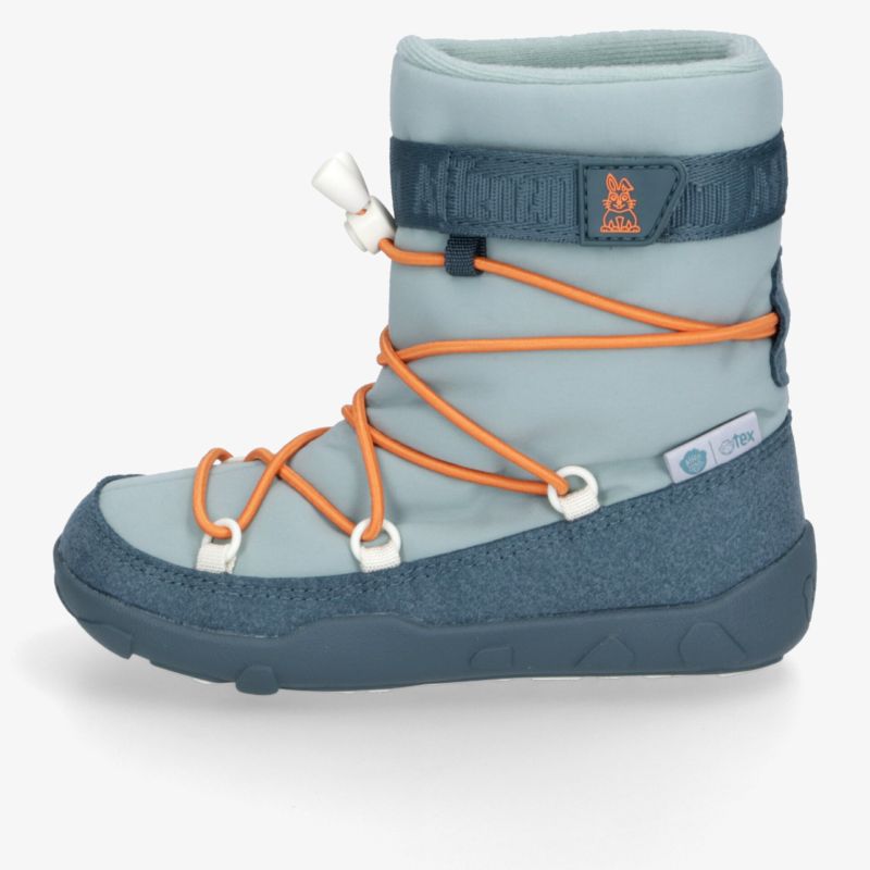 Robuster winterstiefel in blau mit orangefarbenen schnürsenkeln, wasserfest und warm gefüttert