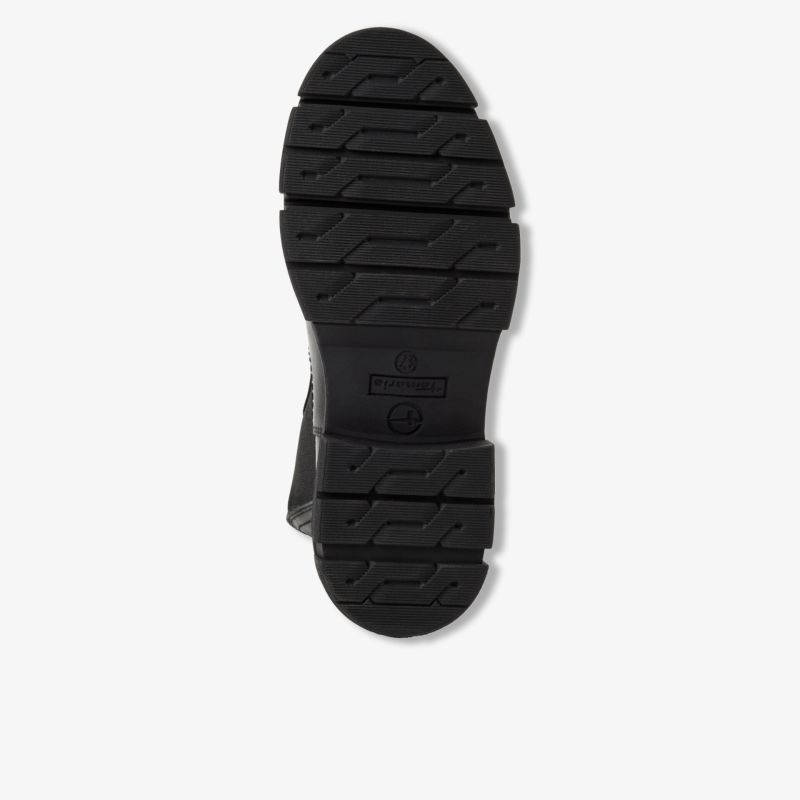 Schuhsohle mit robustem und rutschfestem Profil für optimalen Halt und hohe Strapazierfähigkeit