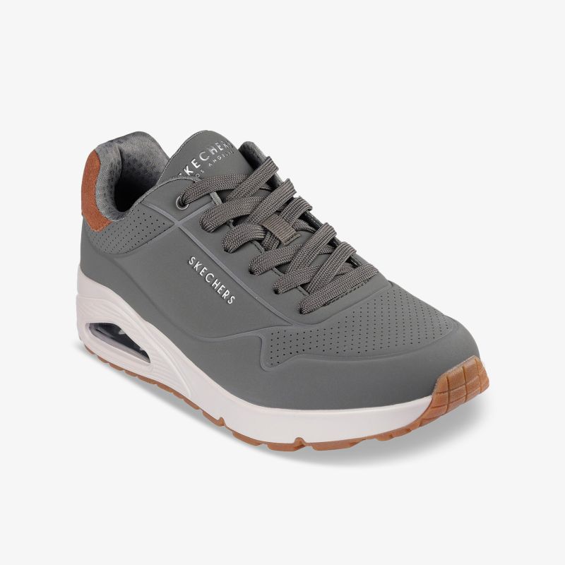 Moderner, atmungsaktiver Sneaker mit leichter Polsterung und stabiler Schnürung in sportlichem Design