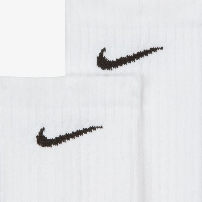 Weiße Nike Socken mit komfortablem Sitz und elastischem Bund ideal für sportliche Aktivitäten