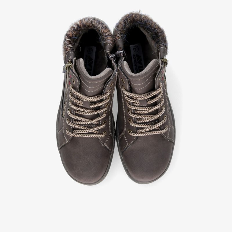 Paar braune Schnürstiefel mit weichem Warmfutter, robustem Design und komfortabler Passform in der Draufsicht