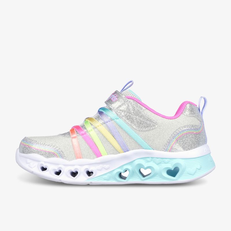 Schimmernder Sneaker mit Herzdetails in der Sohle und bunten Akzenten für trendigen Stil und Komfort.