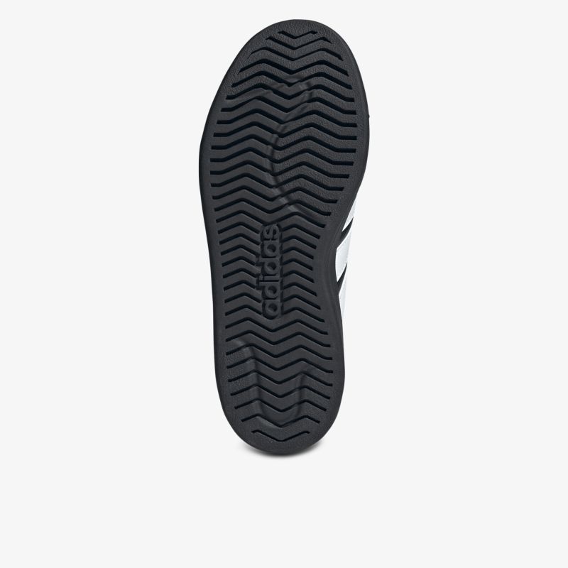 Sohle eines Schuhs mit griffigem, rutschfestem Profil für optimale Stabilität und Halt