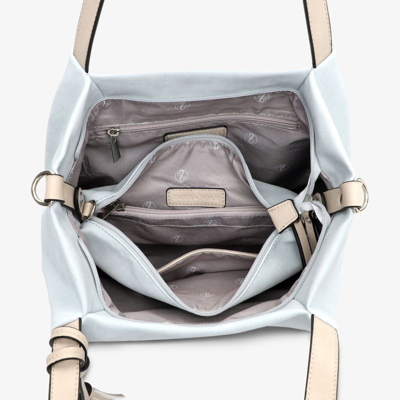 Geräumige Tasche mit mehreren Fächern für optimalen Stauraum.