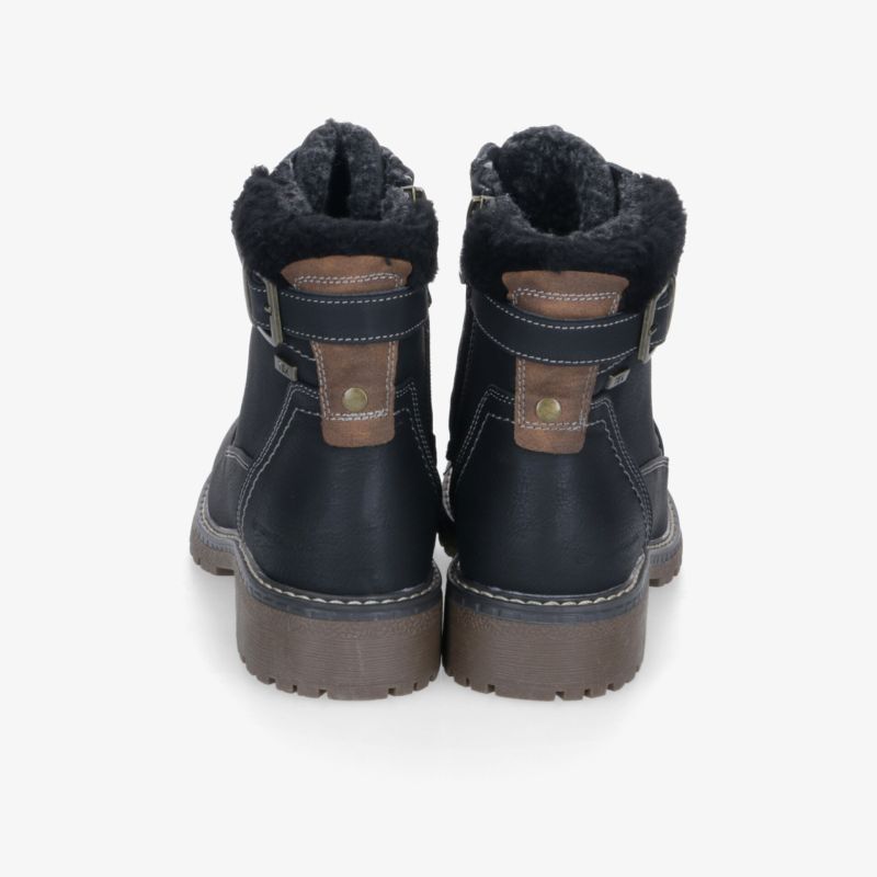 Robuste Winterstiefel mit warmem, weichem Futter und stabilem Profil bieten Komfort und sicheren Halt