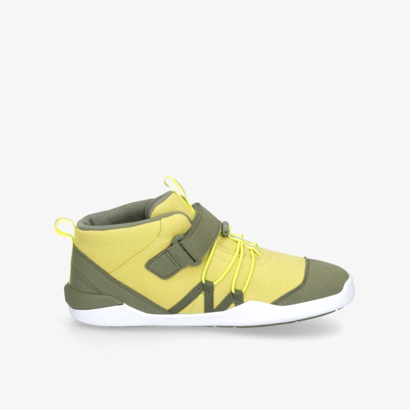 Moderner sportlicher Schuh in grün-gelb mit flexiblem, leichtem Design und komfortabler Passform.